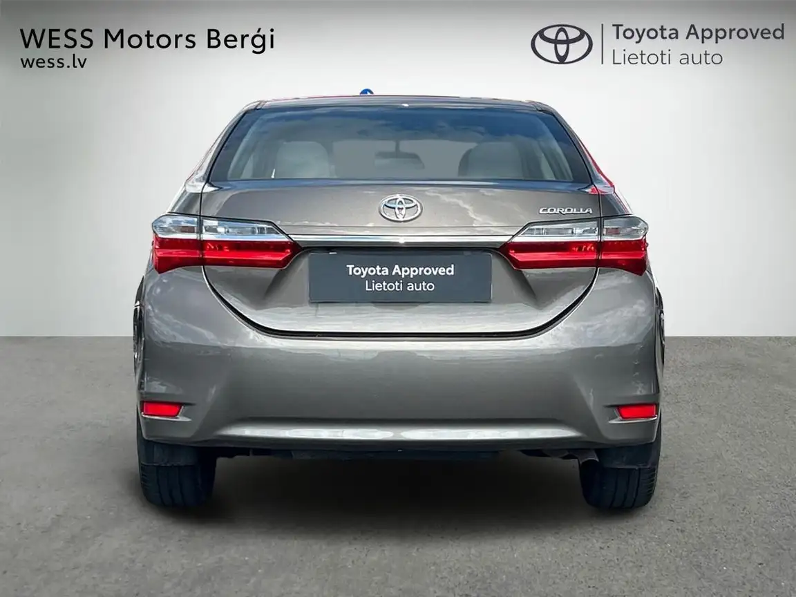 TOYOTA COROLLA