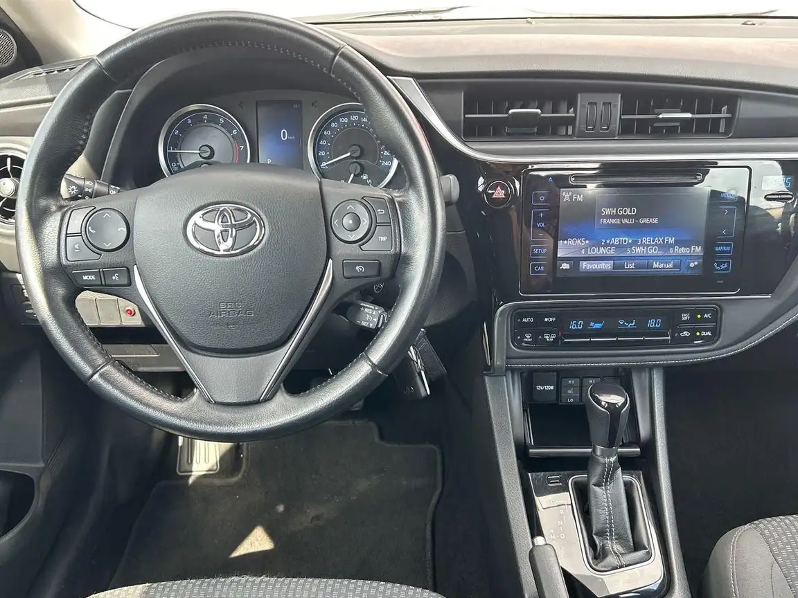 TOYOTA COROLLA