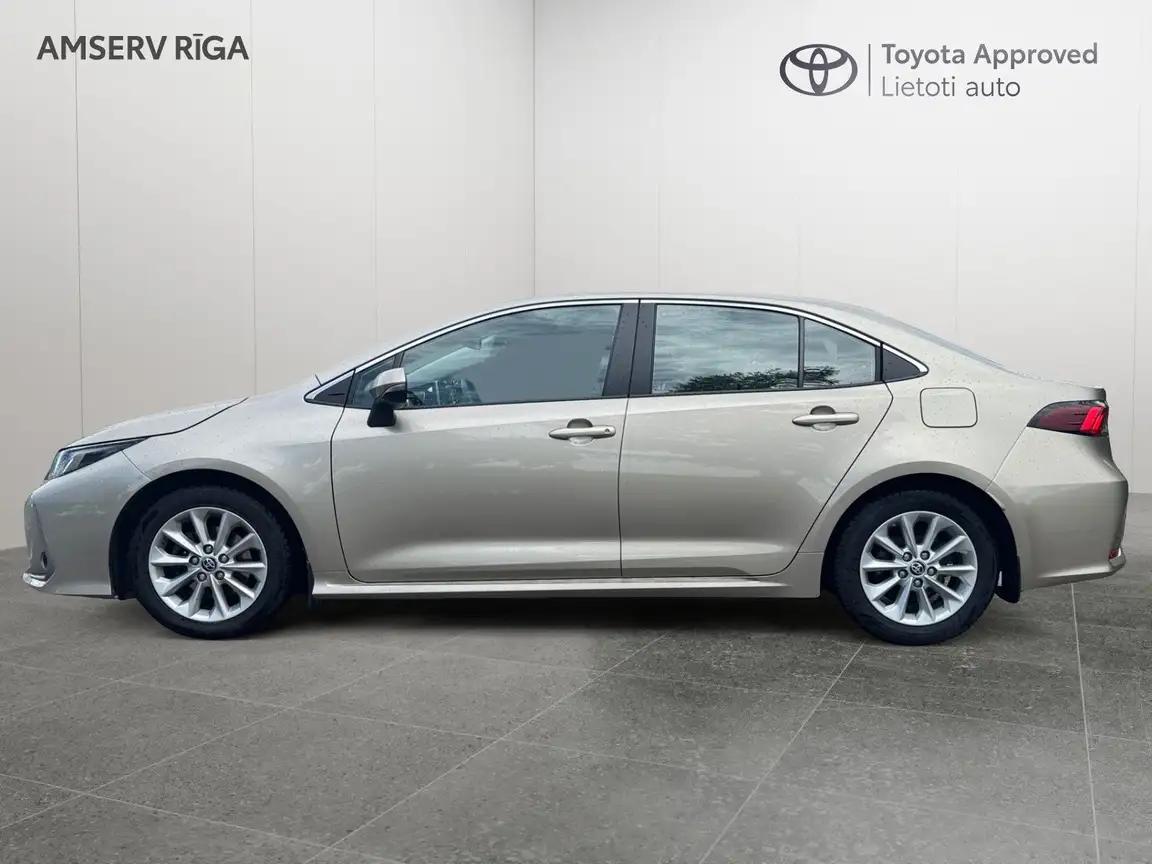 TOYOTA COROLLA