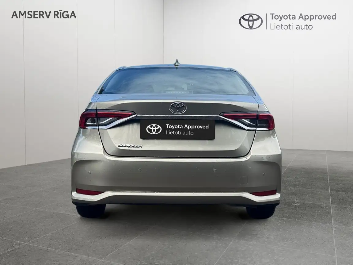 TOYOTA COROLLA
