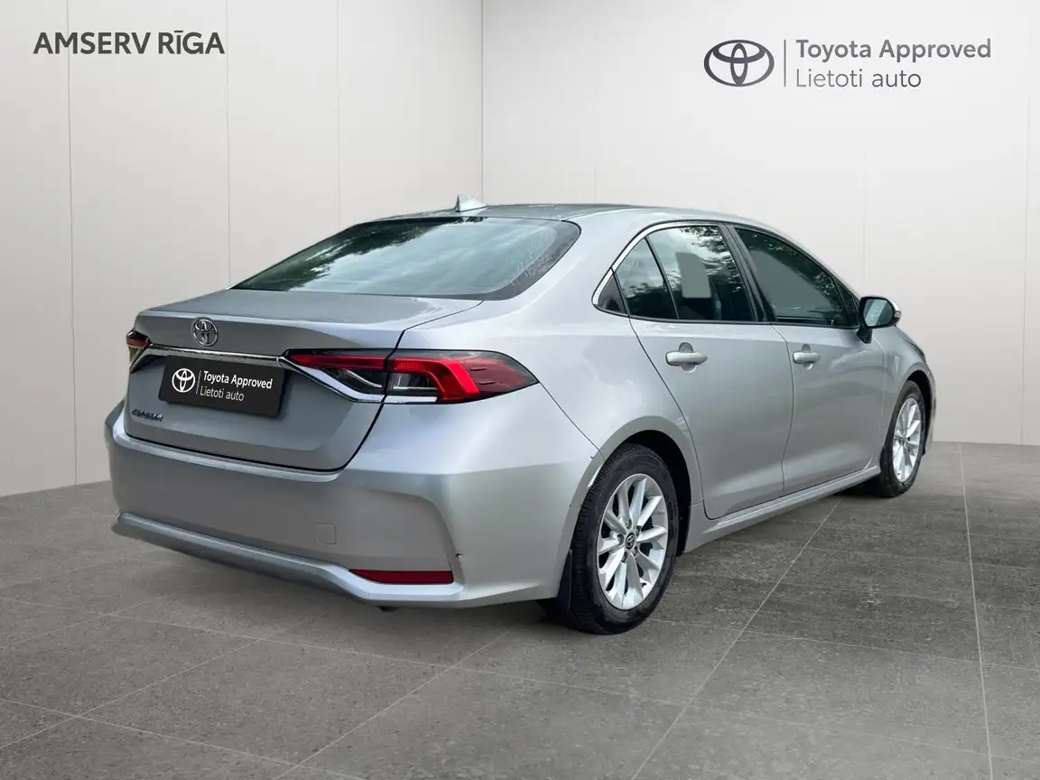 TOYOTA COROLLA