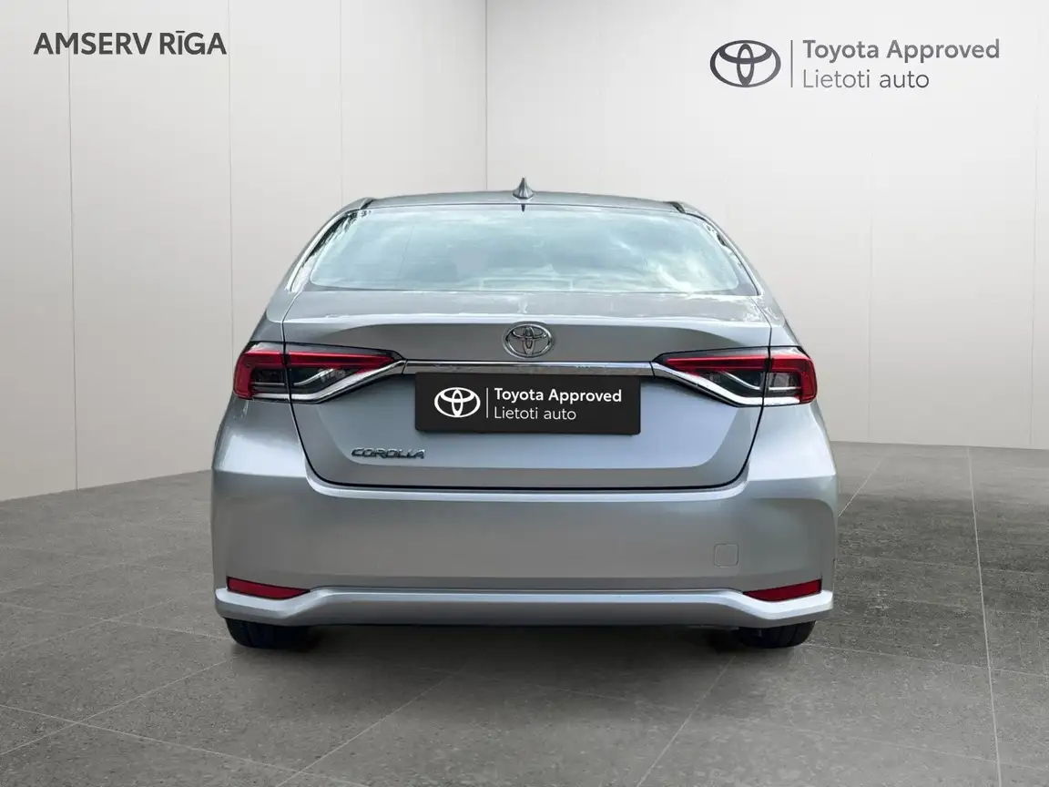 TOYOTA COROLLA