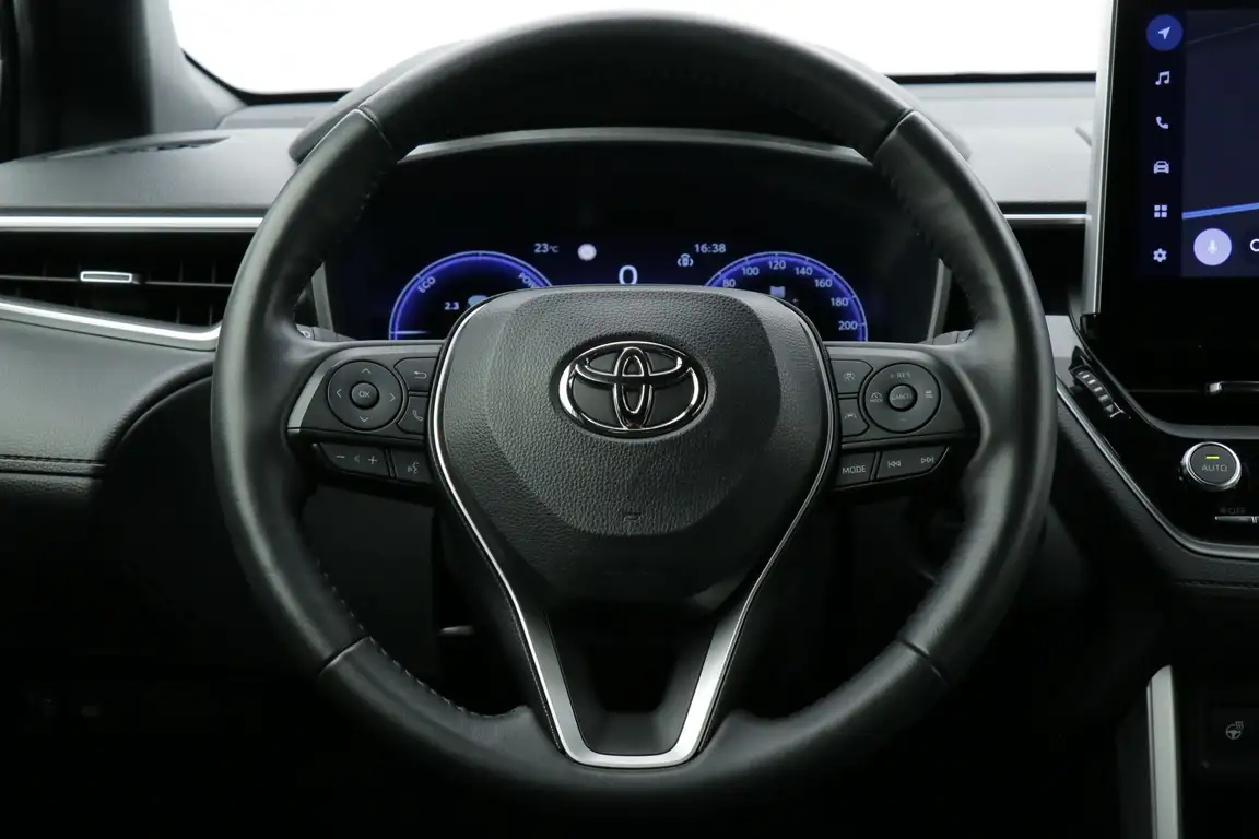 TOYOTA COROLLA CROSS