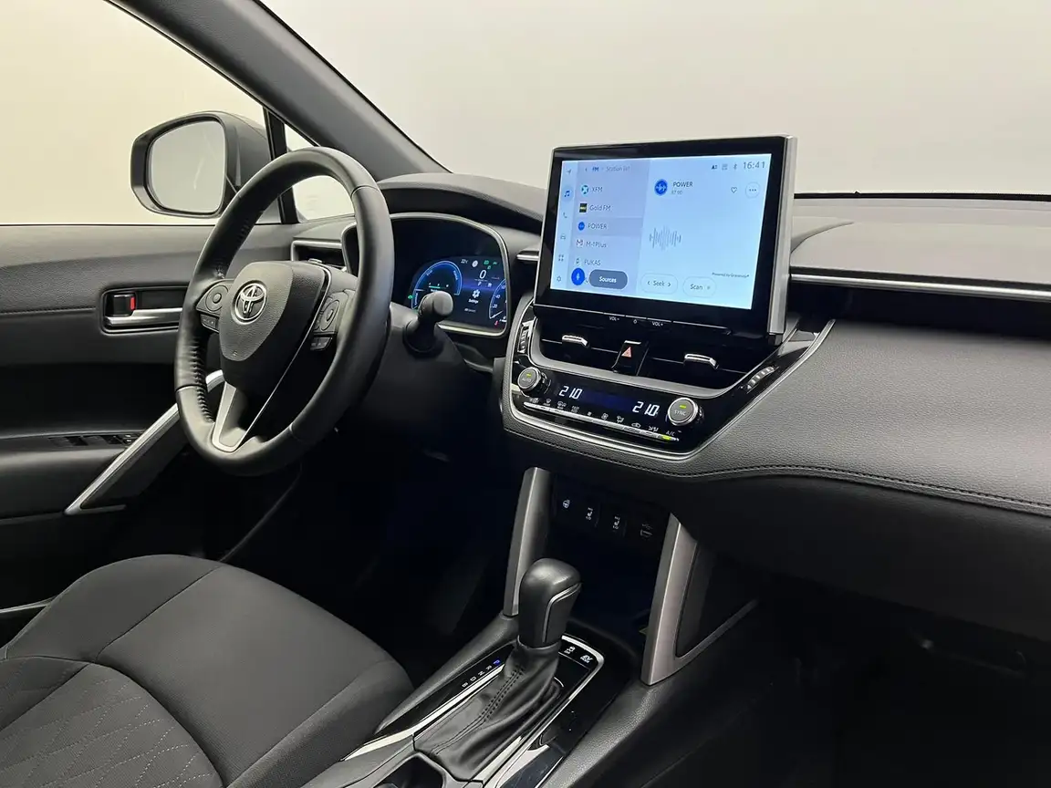 TOYOTA COROLLA CROSS