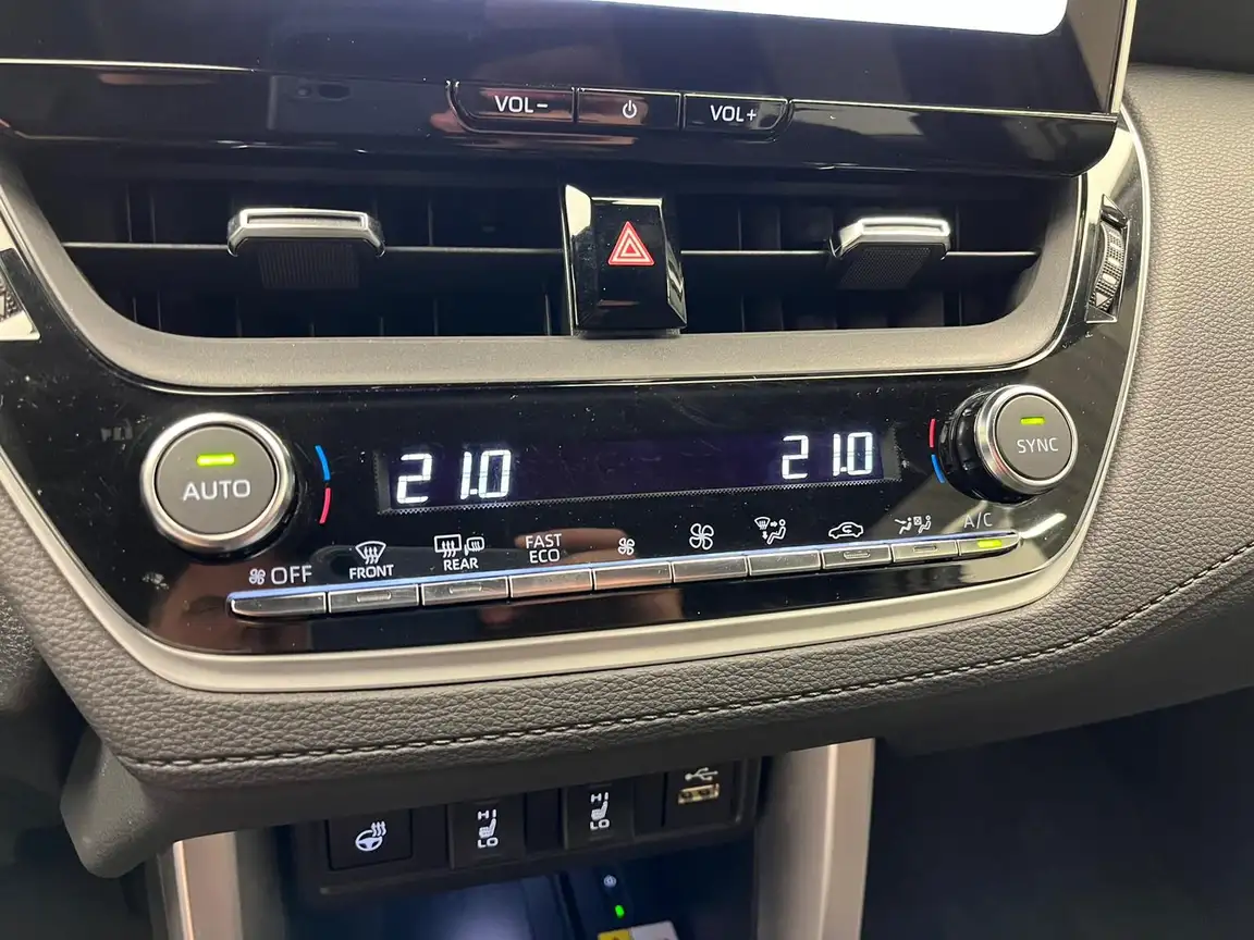 TOYOTA COROLLA CROSS