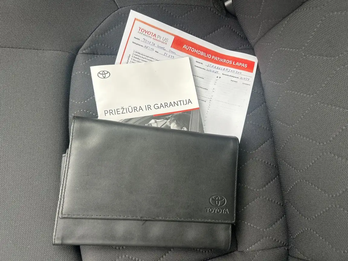 TOYOTA COROLLA CROSS