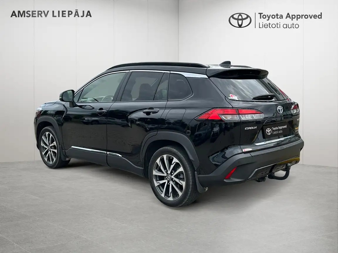 TOYOTA COROLLA CROSS