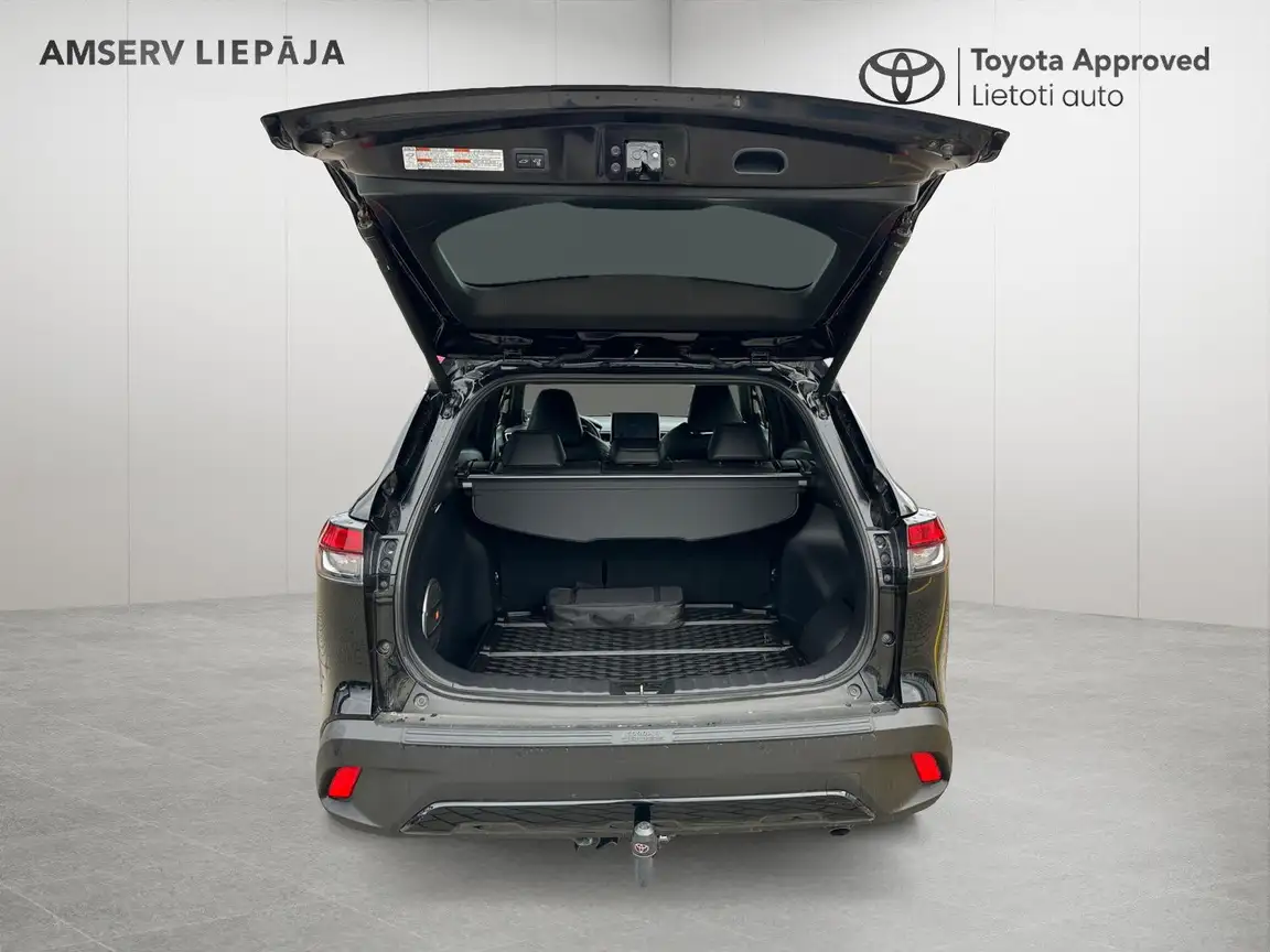 TOYOTA COROLLA CROSS