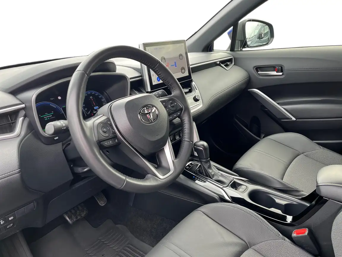 TOYOTA COROLLA CROSS