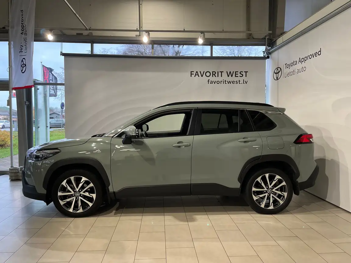 TOYOTA COROLLA CROSS