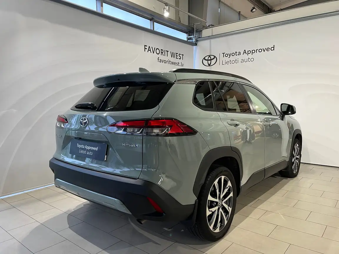 TOYOTA COROLLA CROSS