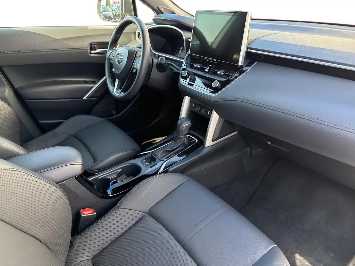 TOYOTA COROLLA CROSS