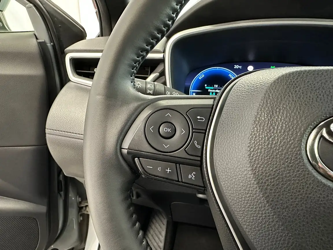 TOYOTA COROLLA CROSS