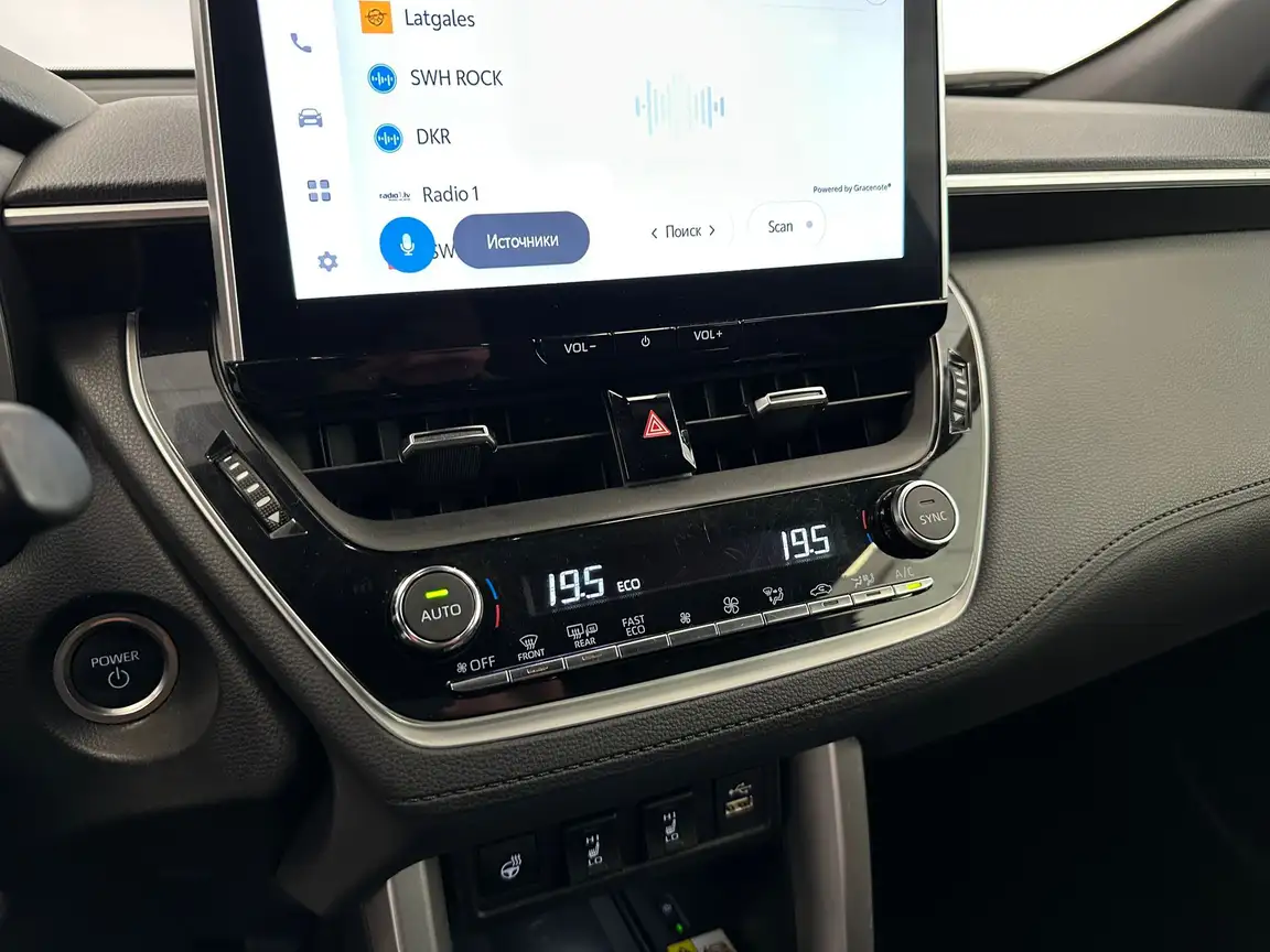 TOYOTA COROLLA CROSS