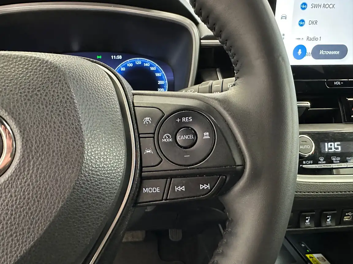 TOYOTA COROLLA CROSS