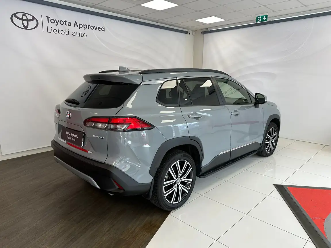 TOYOTA COROLLA CROSS