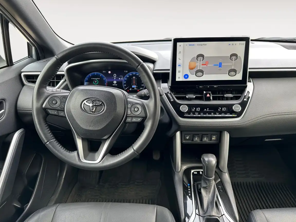 TOYOTA COROLLA CROSS