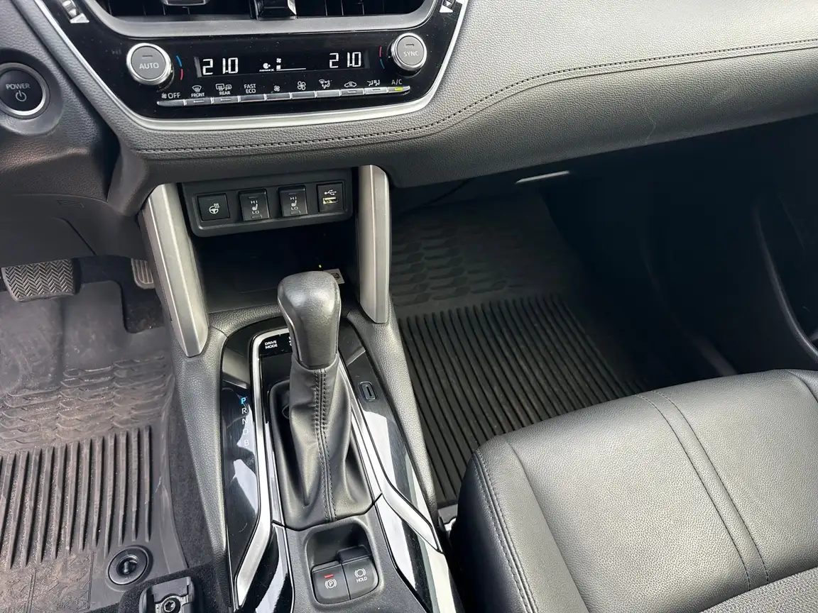 TOYOTA COROLLA CROSS