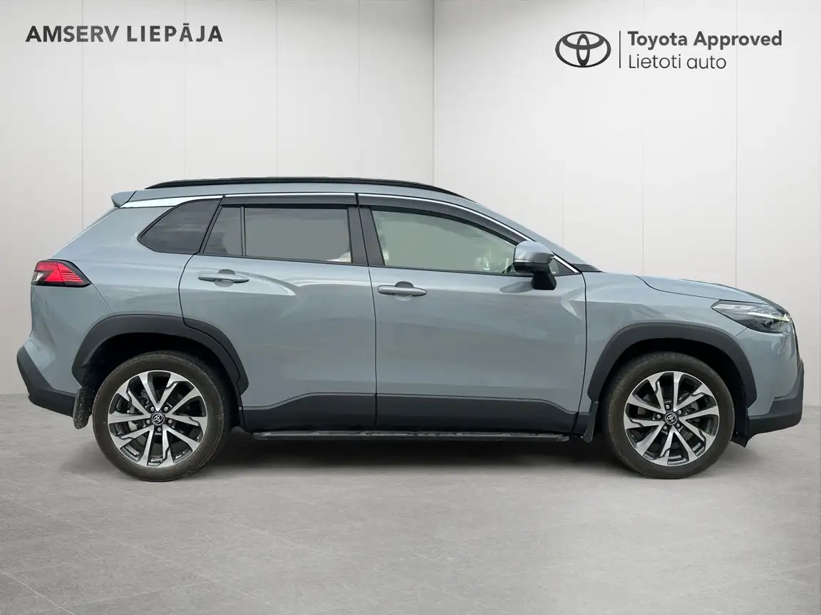 TOYOTA COROLLA CROSS