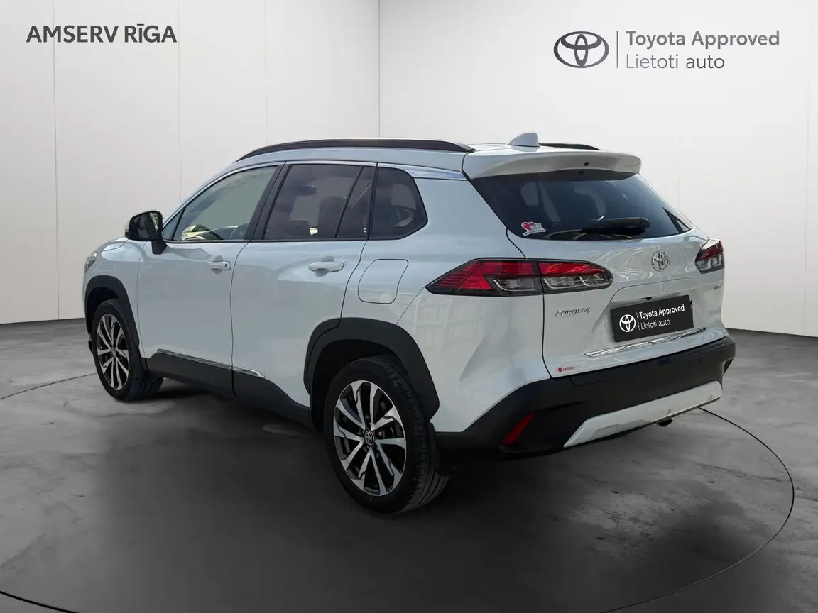 TOYOTA COROLLA CROSS