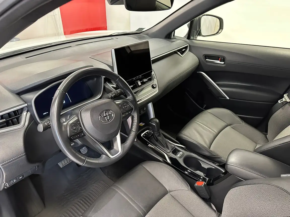 TOYOTA COROLLA CROSS