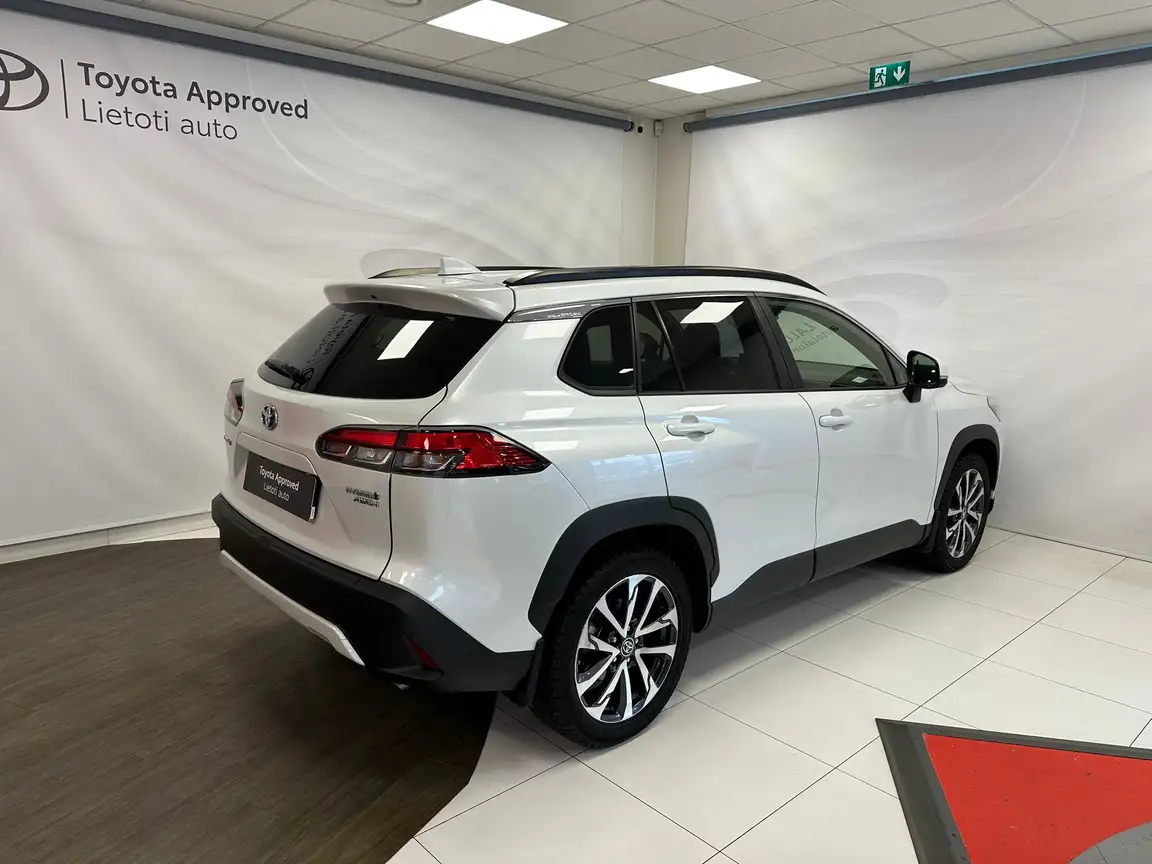 TOYOTA COROLLA CROSS