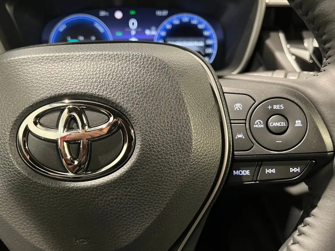 TOYOTA COROLLA CROSS