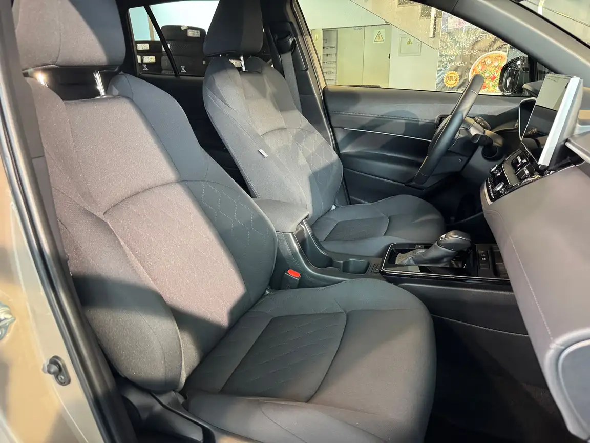TOYOTA COROLLA CROSS