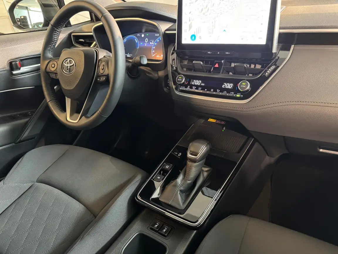 TOYOTA COROLLA CROSS