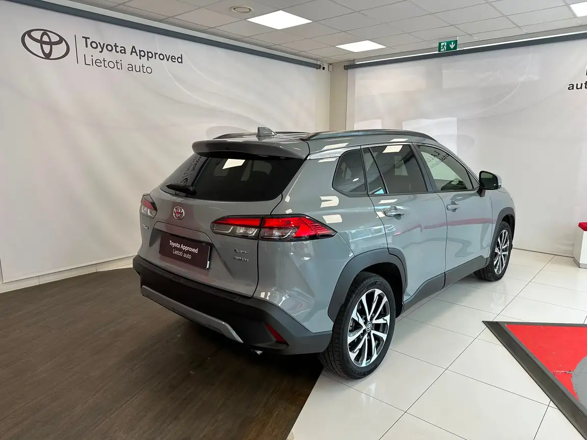 TOYOTA COROLLA CROSS