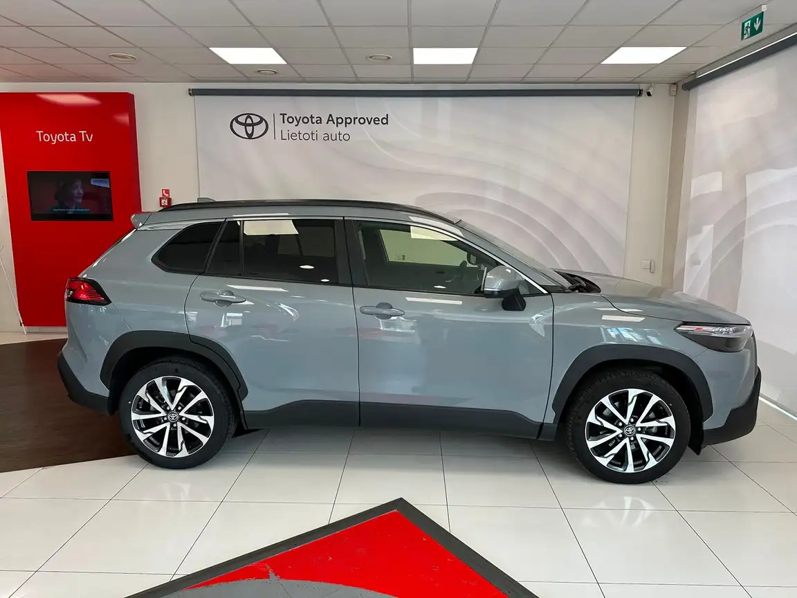TOYOTA COROLLA CROSS