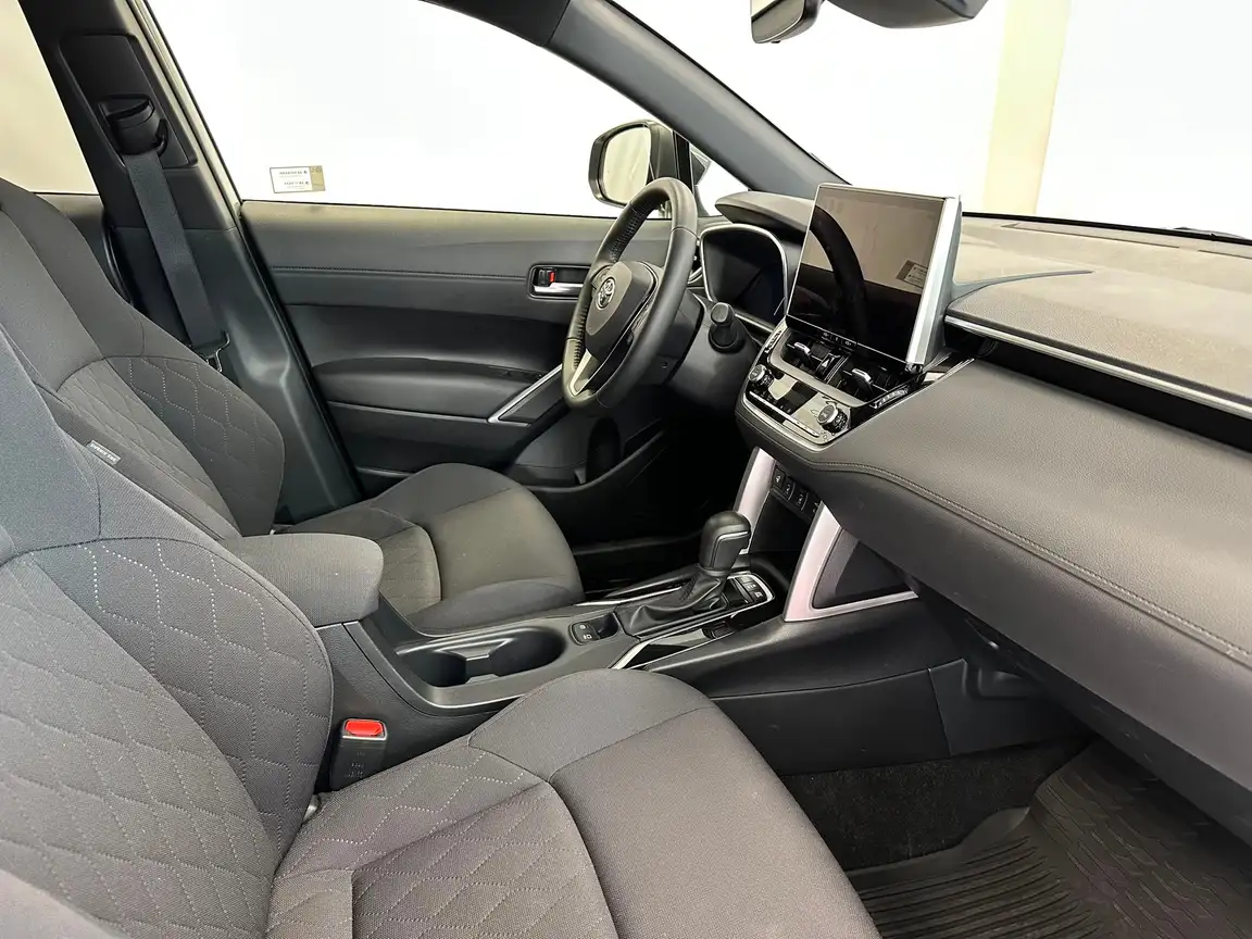 TOYOTA COROLLA CROSS