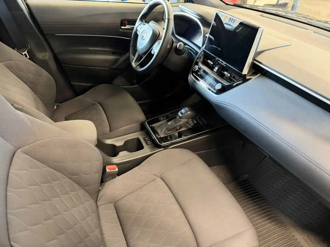TOYOTA COROLLA CROSS