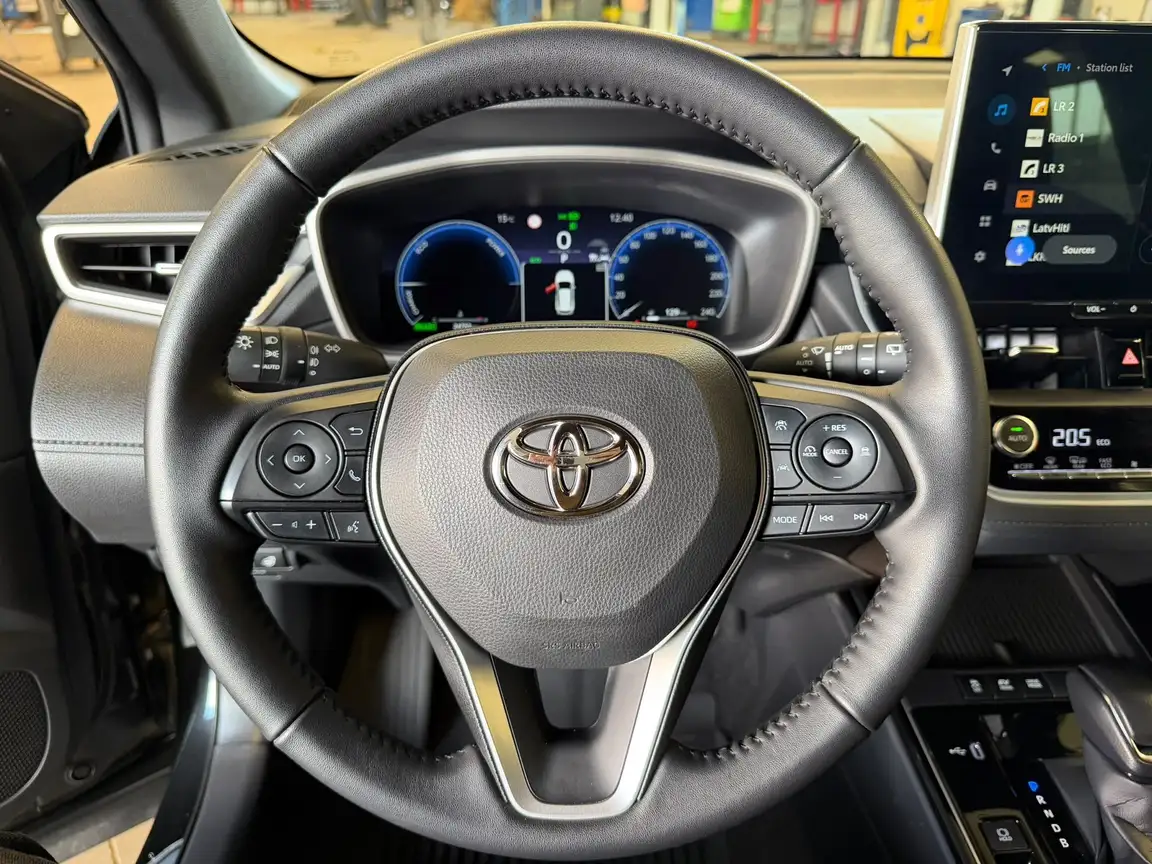 TOYOTA COROLLA CROSS