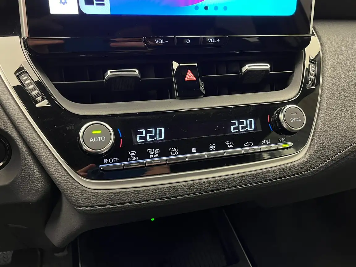 TOYOTA COROLLA CROSS