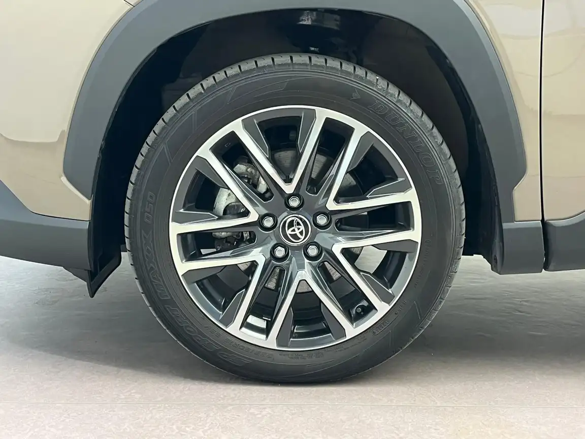 TOYOTA COROLLA CROSS