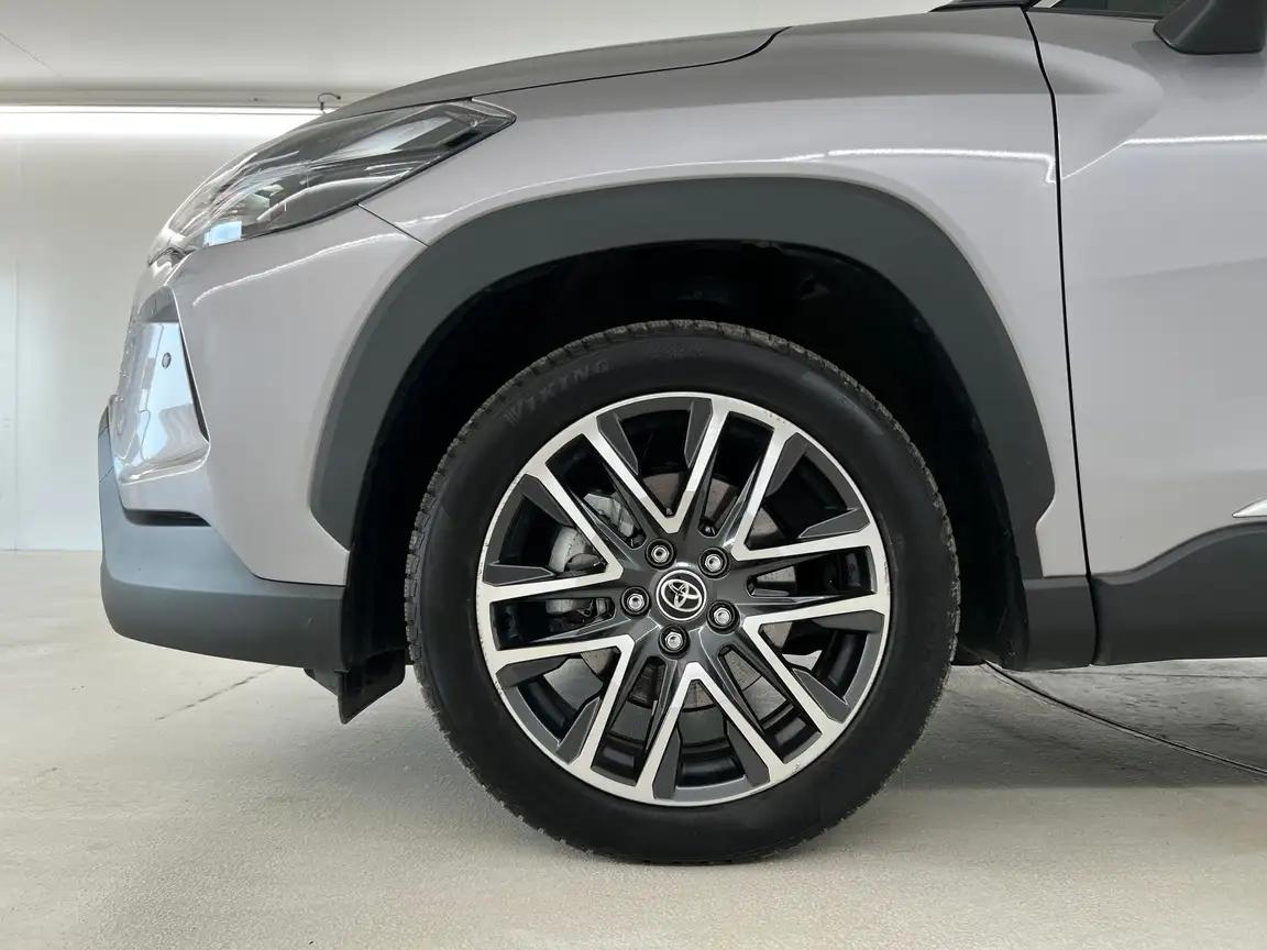 TOYOTA COROLLA CROSS