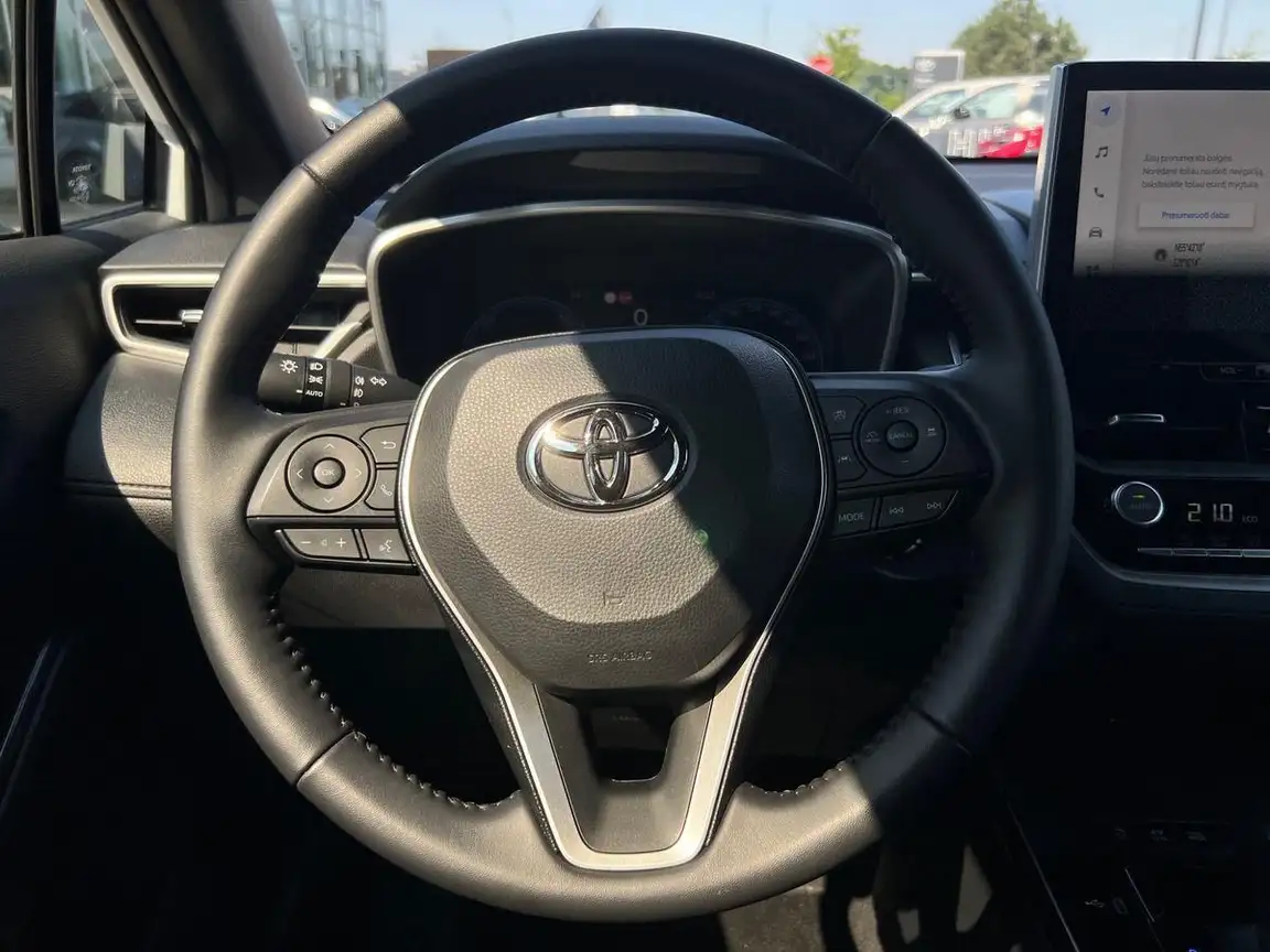 TOYOTA COROLLA CROSS