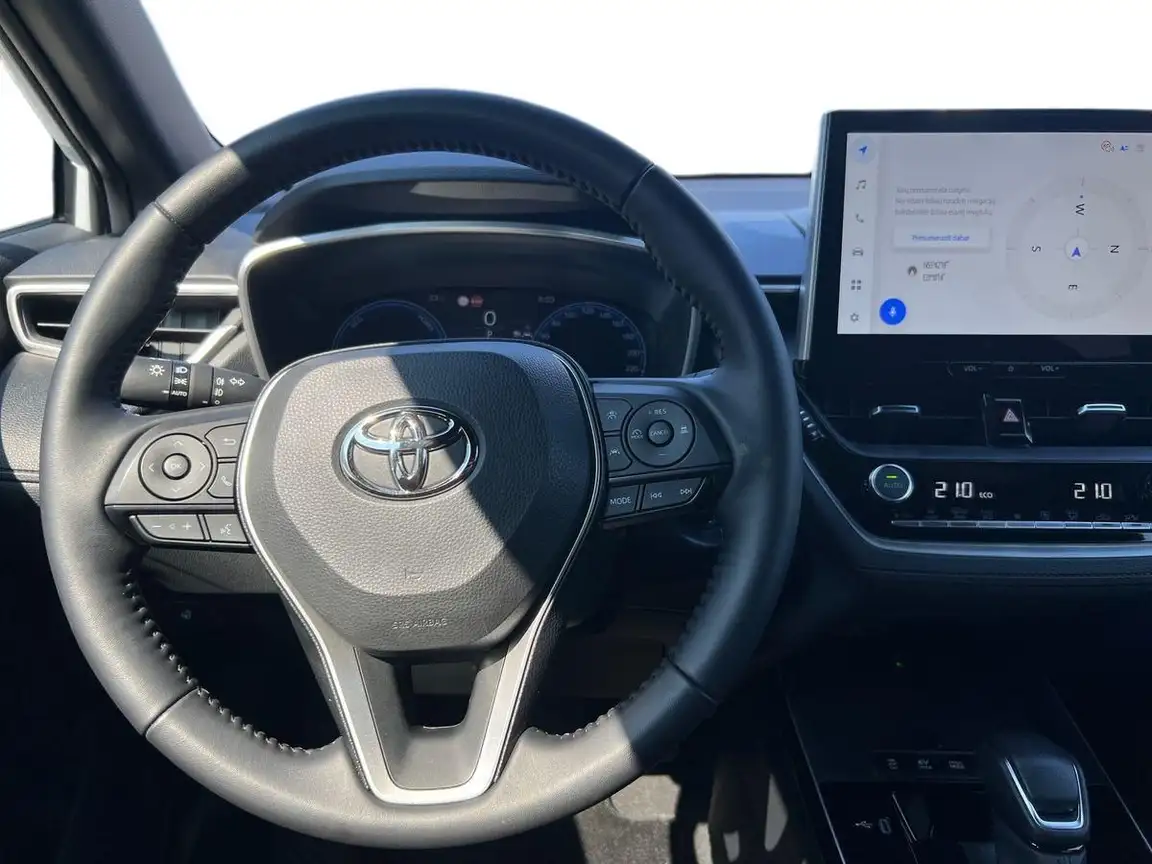 TOYOTA COROLLA CROSS