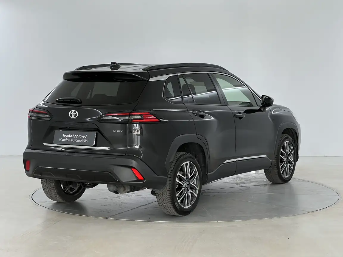 TOYOTA COROLLA CROSS