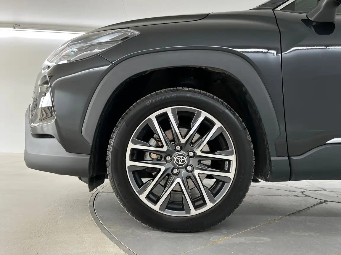 TOYOTA COROLLA CROSS