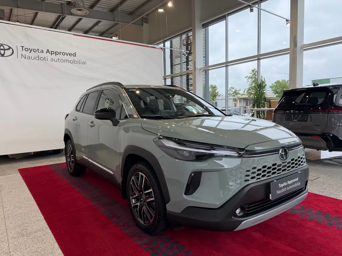 TOYOTA COROLLA CROSS