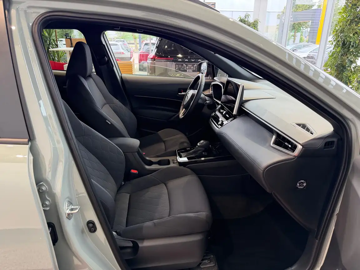 TOYOTA COROLLA CROSS