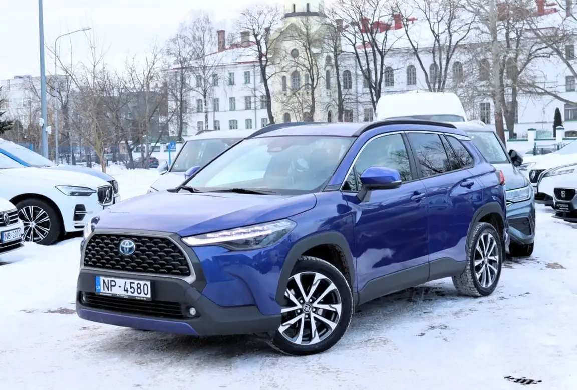 TOYOTA COROLLA CROSS