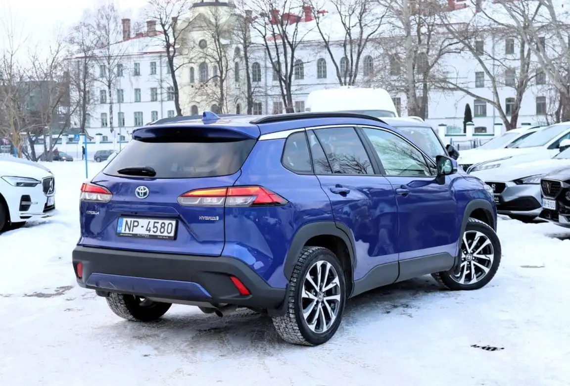 TOYOTA COROLLA CROSS