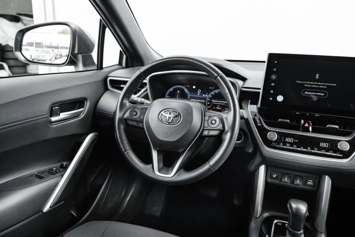 TOYOTA COROLLA CROSS
