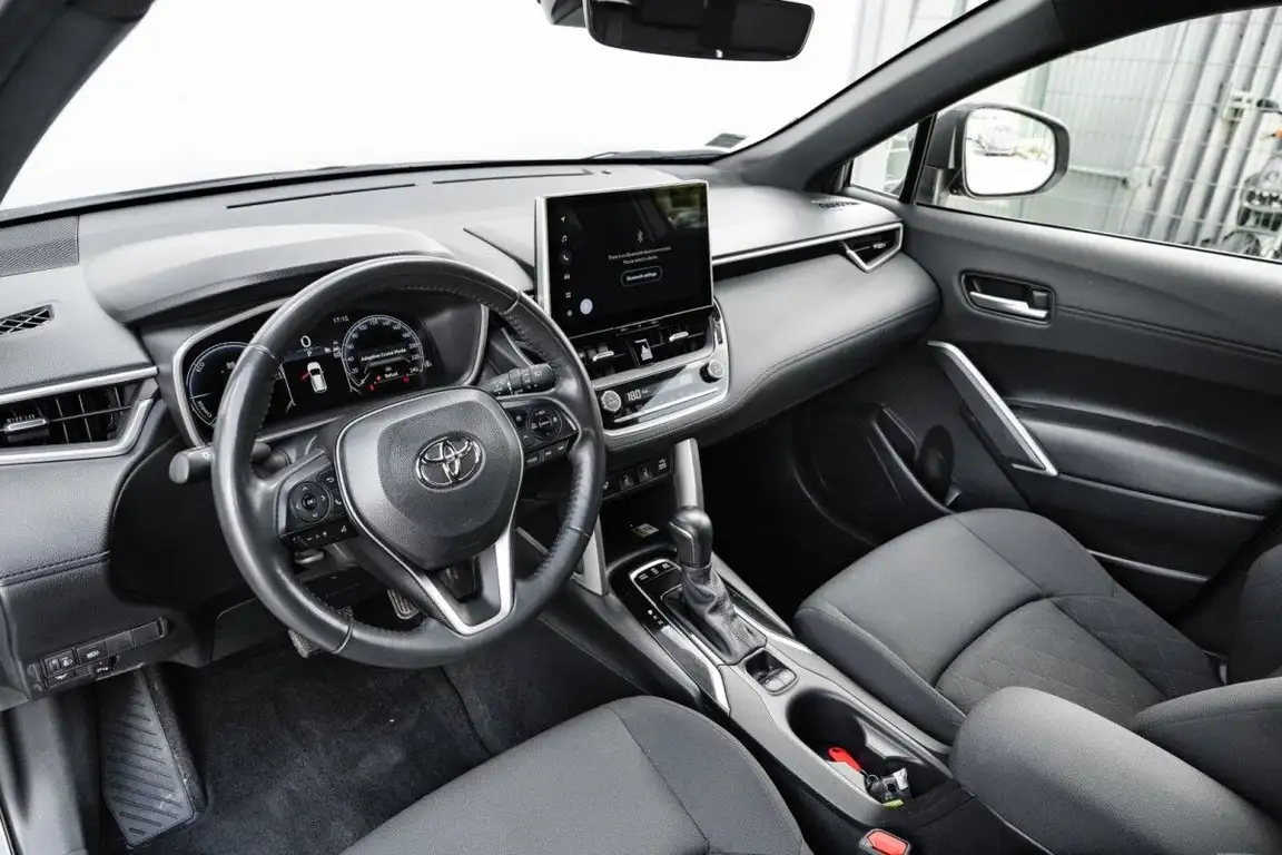 TOYOTA COROLLA CROSS