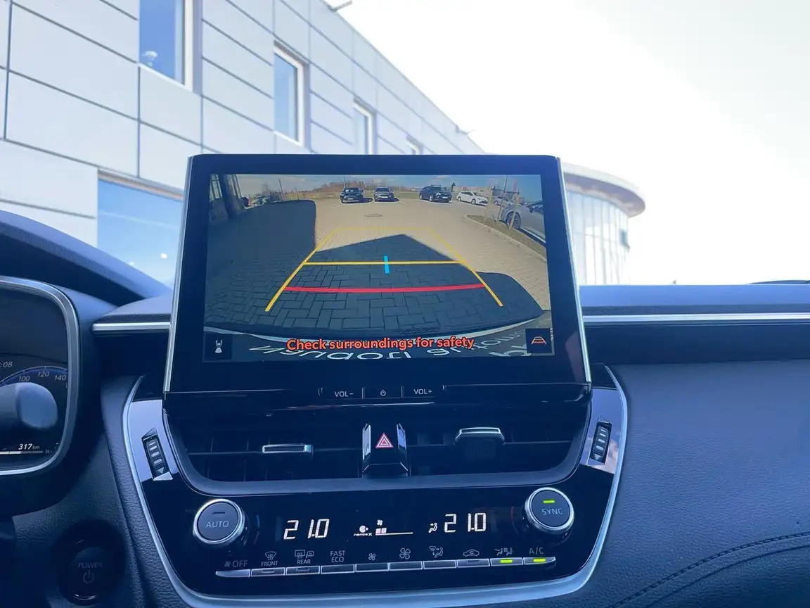 TOYOTA COROLLA CROSS