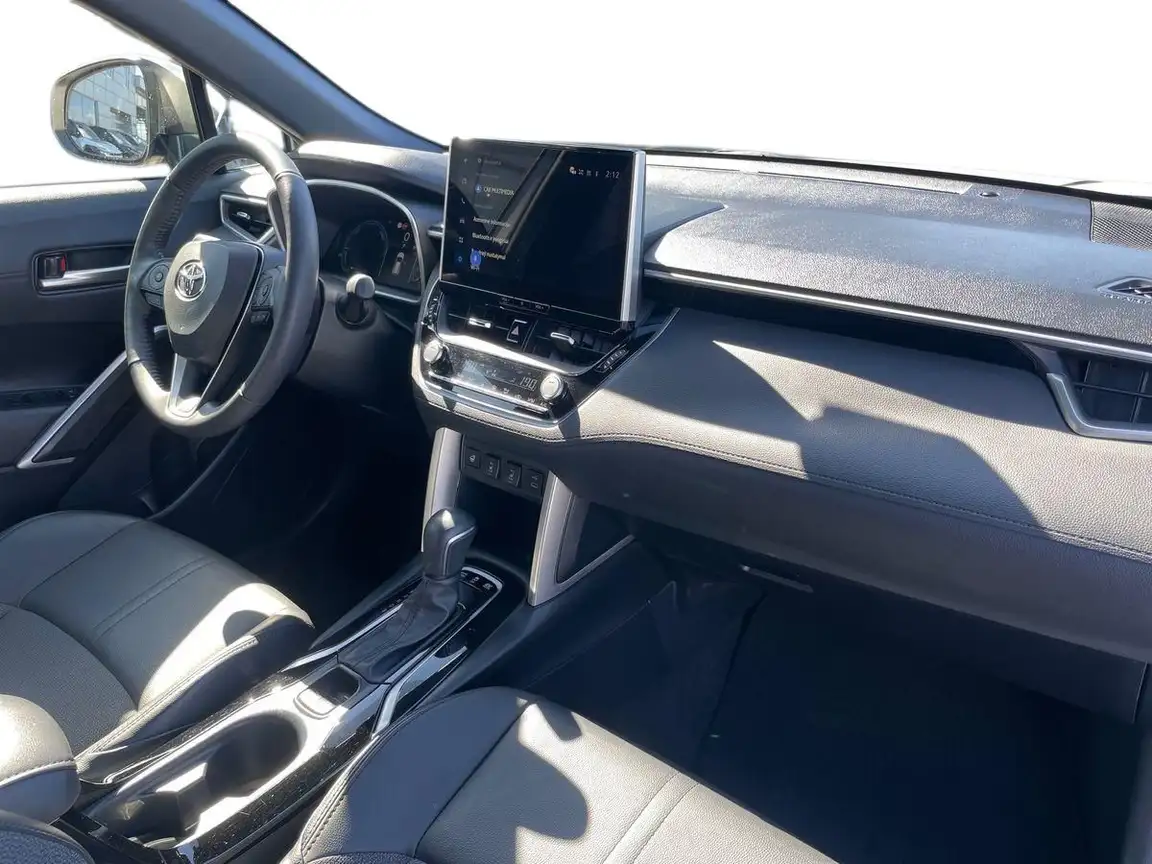 TOYOTA COROLLA CROSS