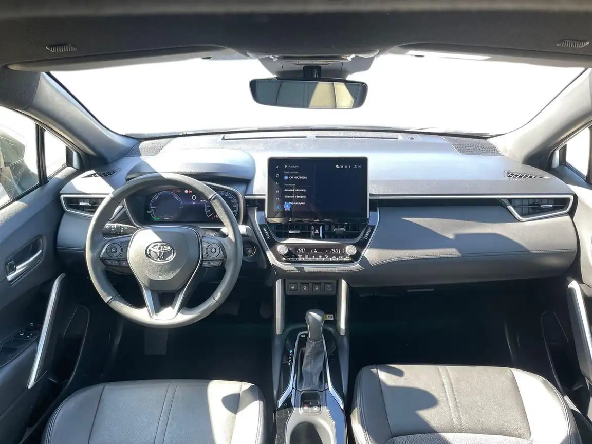 TOYOTA COROLLA CROSS